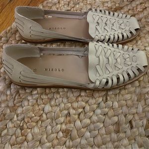 Nisolo huarache, color is Bone, size 10, like new
